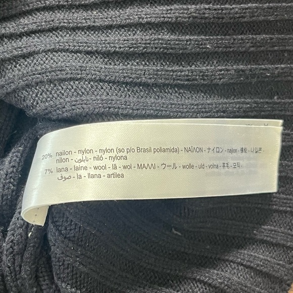 Zara Ribbed V-Neck Sweater - Picture 7 of 10